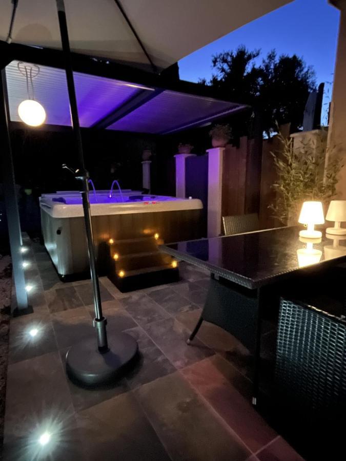 La Suite De Charme Du Mas De La Fontaine De Jonquier Avec Spa Privatif Séguret 외부 사진